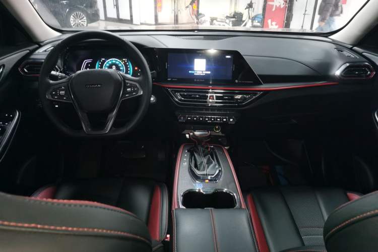 Used CHANGAN OSHAN X5 2021 1.5T DCT Prestige Edition Center Console