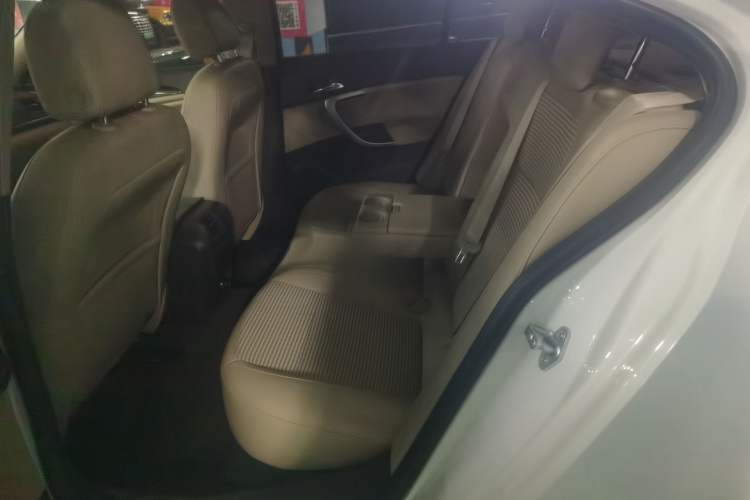 Used Buick Regal 2015 2.0L Leading Fashion Edition