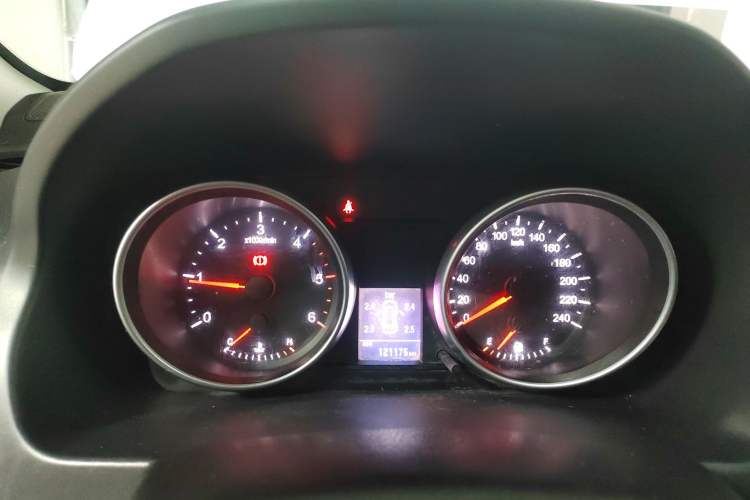 Used Haval H6 2014 Upgraded Model 2.0T Diesel Manual Two-Wheel Drive Elite Version