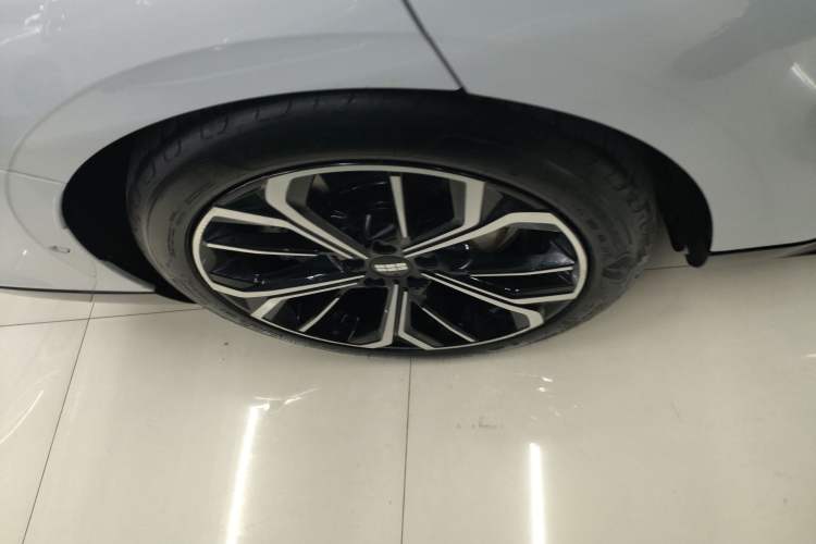 Used Geely Galaxy E8 2025 700 km Long-Range Intelligent Driving Version