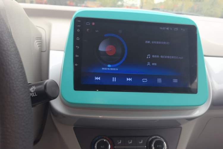 Used JMEV Xiao Qilin 2026 Model PLUS+ Comfort Version Audio And AC Panel