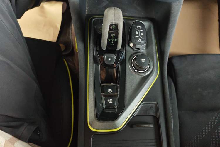 Used Lynk & Co 03 2020 03+ 2.0TD Automatic Wind-Chasing Edition Gear Lever