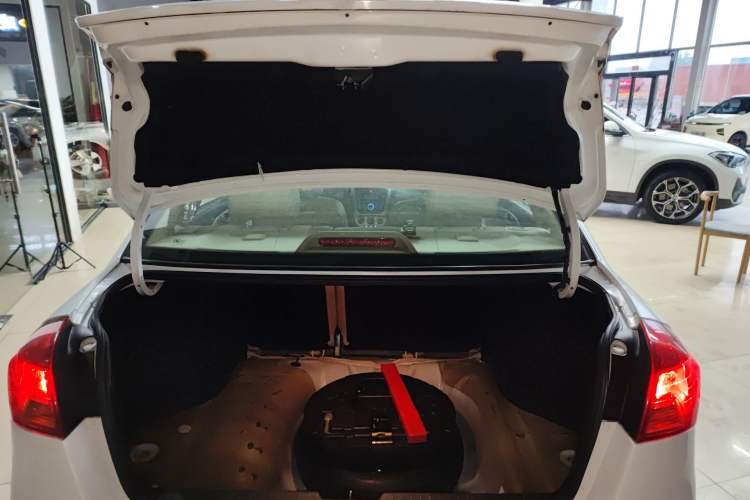 Used Buick Excelle 2013 1.5L Automatic Classic Model Trunk