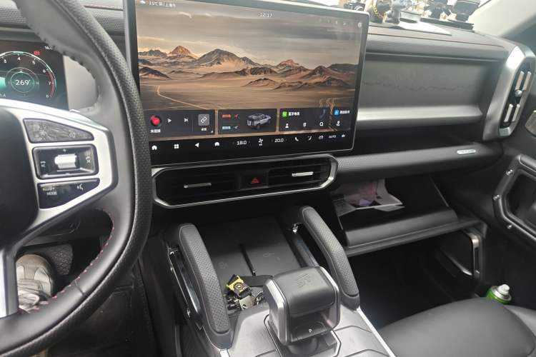 Used JETOUR Traveler 2023 1.5T Two-Wheel Drive Discovery PRO Audio And AC Panel