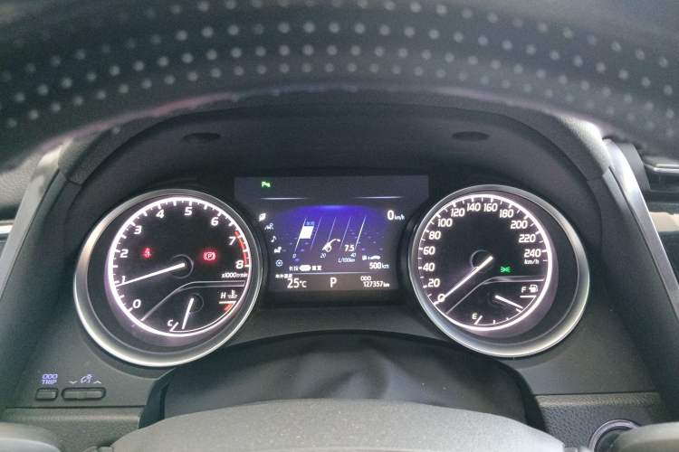 Used Toyota Camry 2018 2.0G Luxury Edition
