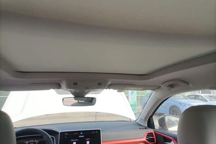 Used Volkswagen Tharu 2024 300TSI Two-Wheel-Drive Moon Luxury Edition