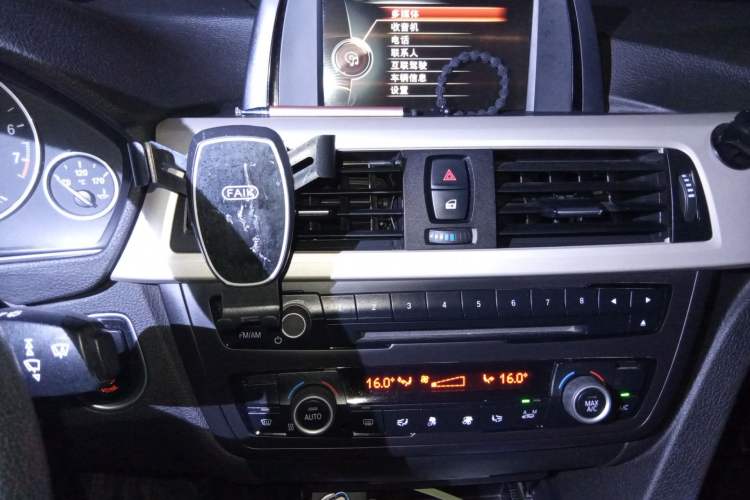 Used BMW 3 Series GT 2013 320i Leading Model Audio And AC Panel