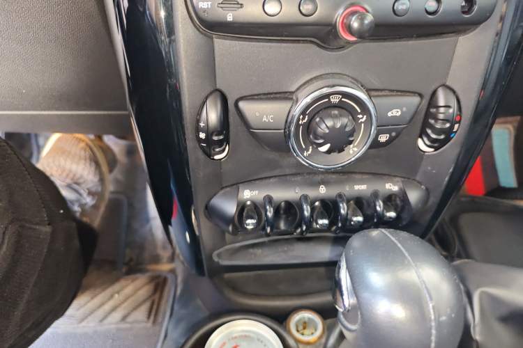 Used MINI Countryman 2016 1.6T COOPER ALL4 Fun Equipment Enthusiast Audio And AC Panel