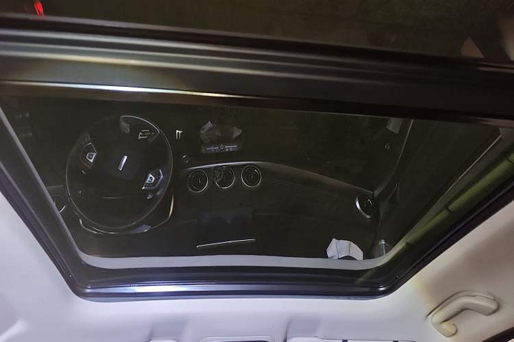 Used Wey VV6 2019 2.0T Two-Wheel-Drive Flagship Version China VI Standard
