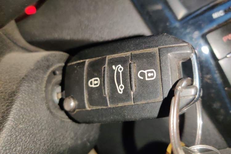 Used Citroen Elysee 2016 1.6L Manual Fashion Edition
