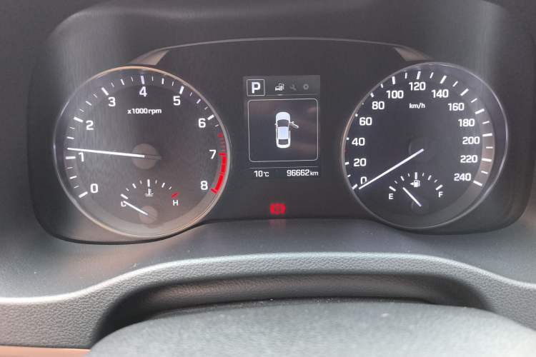 Used Hyundai Elantra (6th Generation / Lingdong) 2016 1.6L Automatic ZhiXuan – Elite Version Odometer Close Up