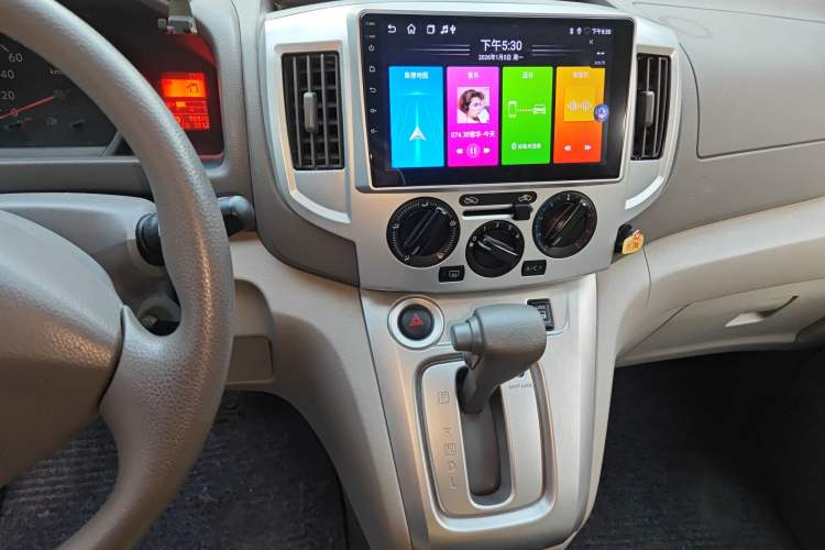 Used Nissan NV200 2016 Revised Version 1.6L CVT Luxury Edition
