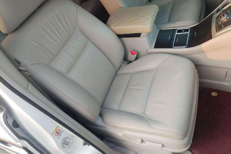 Used Honda Elysion 2015 2.4L VTi-S Prestige Edition Right Front Seat