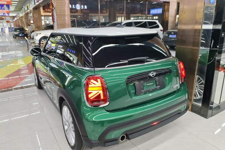 Used MINI MINI 2022 1.5T COOPER Classic Edition