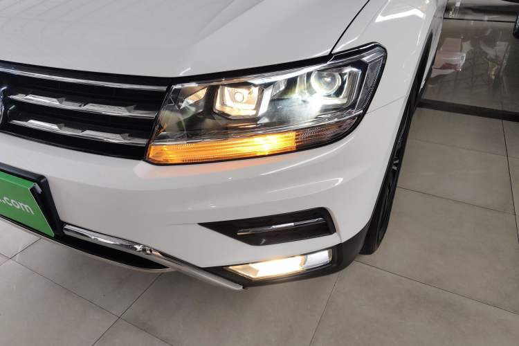 Used Volkswagen Tiguan L 2019 Updated Version 330TSI Automatic Two-Wheel Drive Panoramic Comfort Edition China VI Standard
