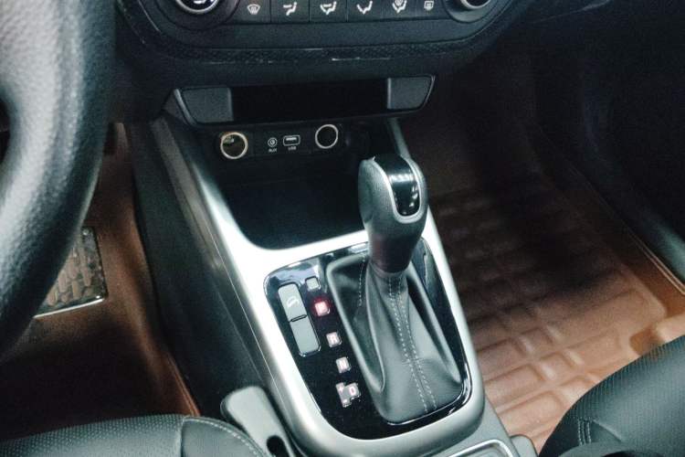 Used Kia KX3 2015 1.6L Automatic Two-Wheel Drive DLX Gear Lever