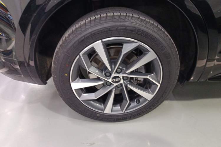 Used Audi Q5L 2023 40T Luxury Dynamic Model
