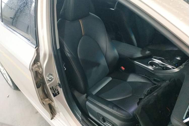 Used Toyota Camry 2021 2.0G Luxury Edition Right Front Seat