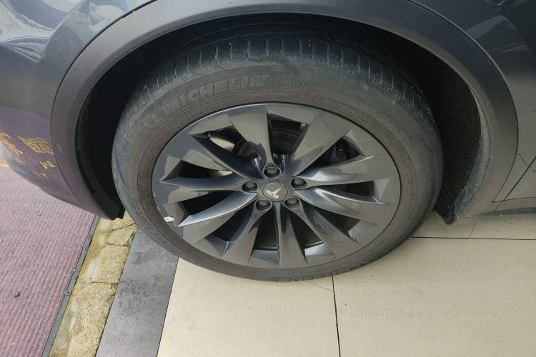 Used Tesla Model X 2016 X 75D Left Front Wheel Hub