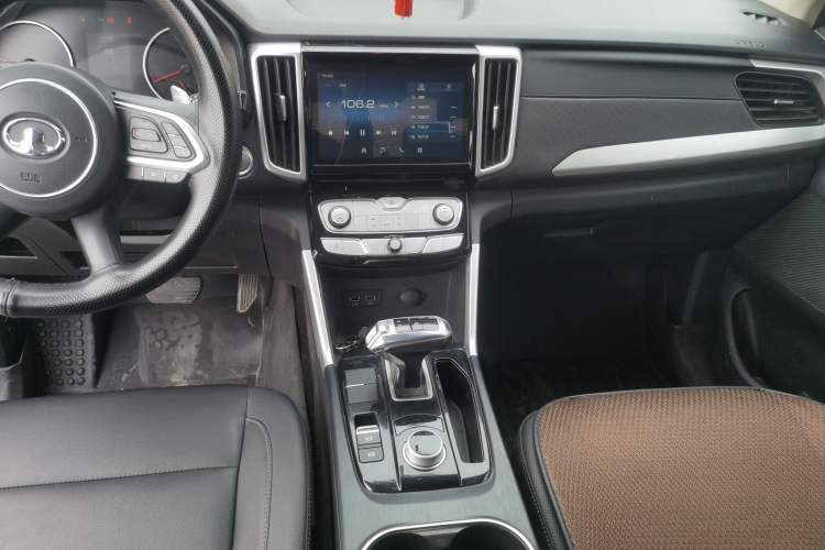 Used Great Wall Poer 2021 2.0T Commercial Version Automatic Diesel Two-Wheel Drive Elite Trim with Long Bed – GW4D20M Gear Lever