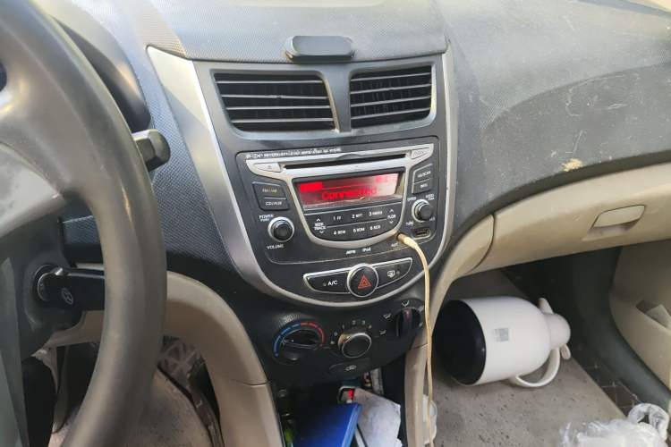 Used Hyundai Verna (older generation) 2014 1.4L Manual Smart GLS Trim