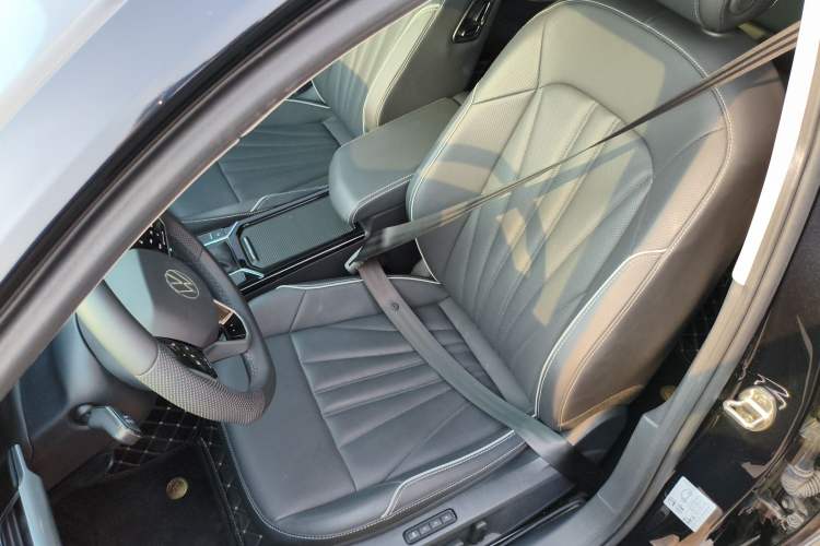 Used Volkswagen Passat 2024 330TSI Starry Elite Edition
