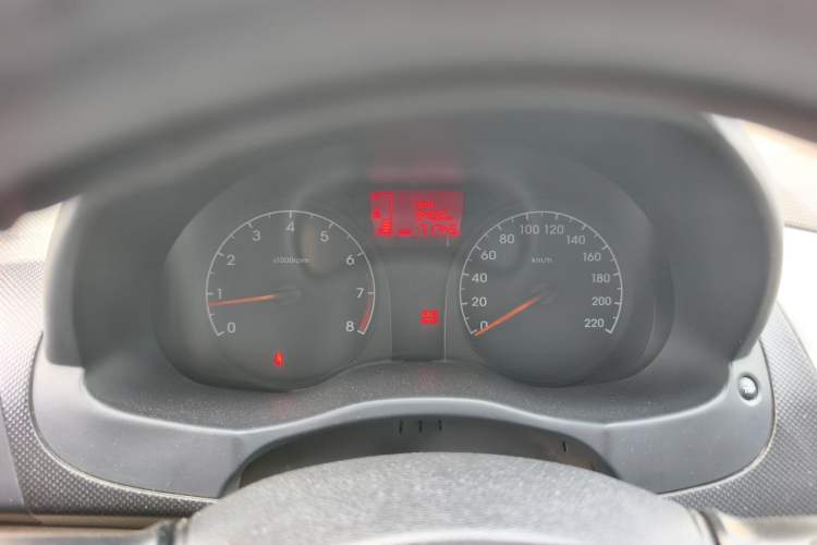 Used Hyundai Verna (older generation) 2014 1.4L Manual Smart GLS Trim Odometer Close Up