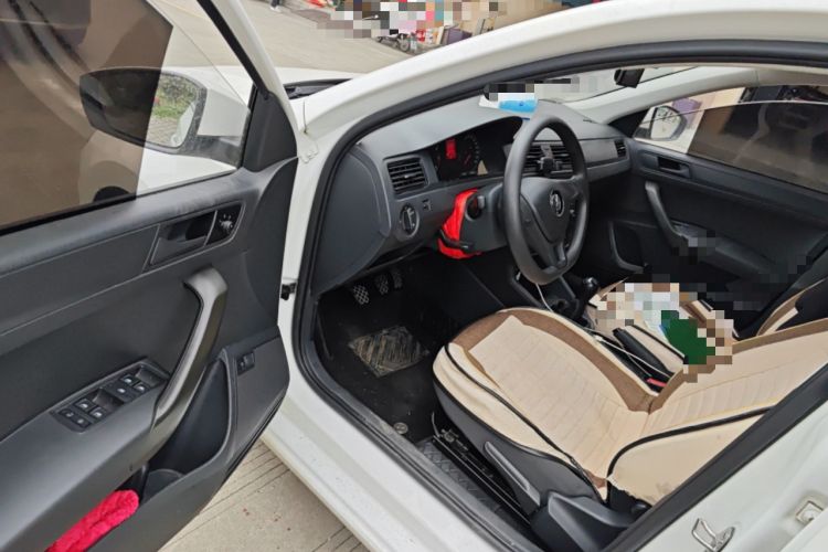 Used Volkswagen Santana 2016 1.6L Manual Fashion Edition Driver Seat