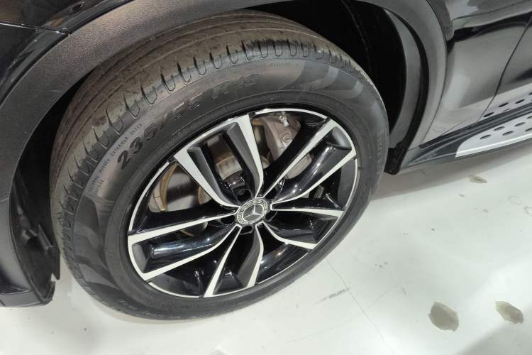 Used Mercedes-Benz GLC 2020 Facelifted GLC 260 L 4MATIC Dynamic Edition Exterior 4