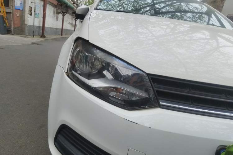 Used Volkswagen Polo 2014 1.4L Manual Fashion Edition Right Front Headlight
