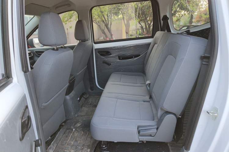 Used Wuling Hongguang New Energy 2024 All-Electric Model 300KM Standard Version Left Rear Seat