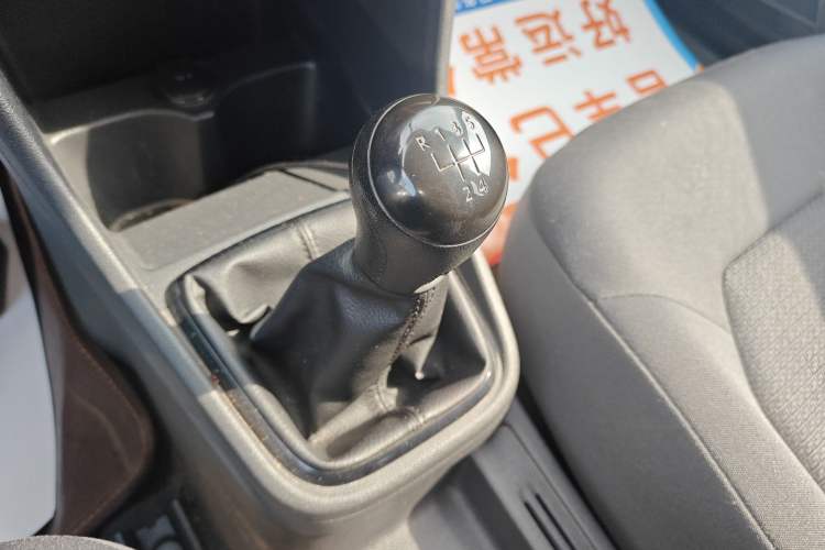 Used Volkswagen Santana 2015 1.6L Manual Fashion Edition Gear Lever