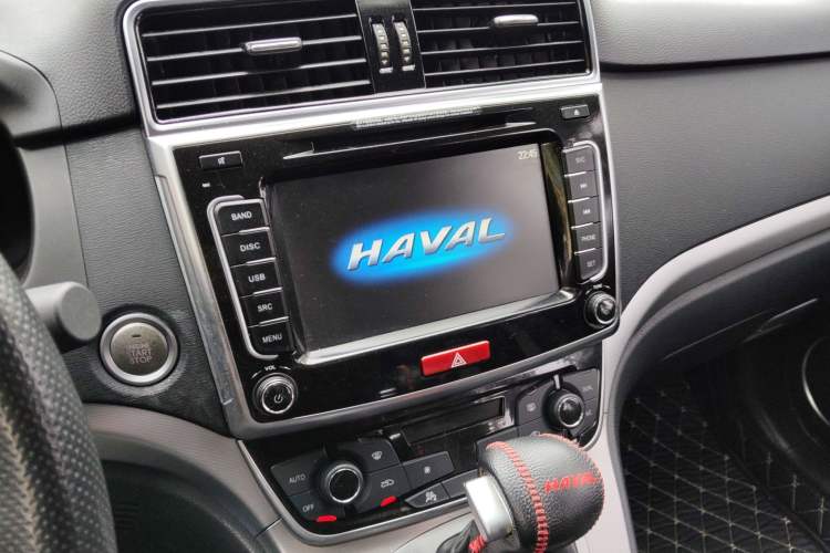 Used Haval M6 2018 Revised Version 1.5T DCT Two-Wheel Drive Elite Edition Audio And AC Panel