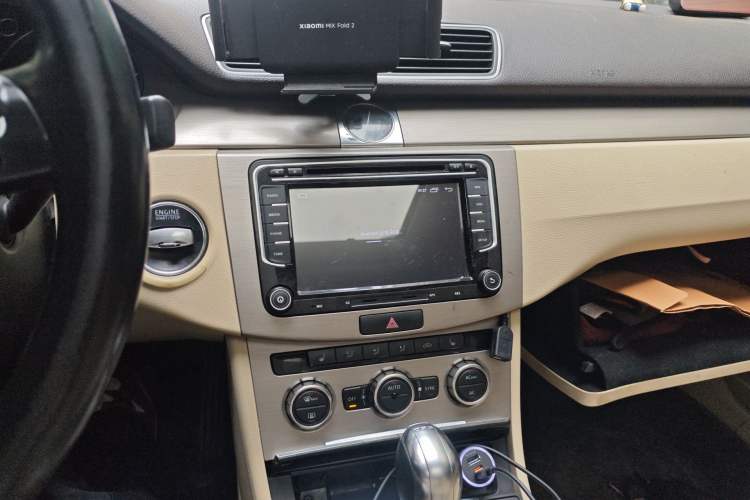 Used Volkswagen Magotan 2012 Revised 1.8TSI Luxury Version Audio And AC Panel