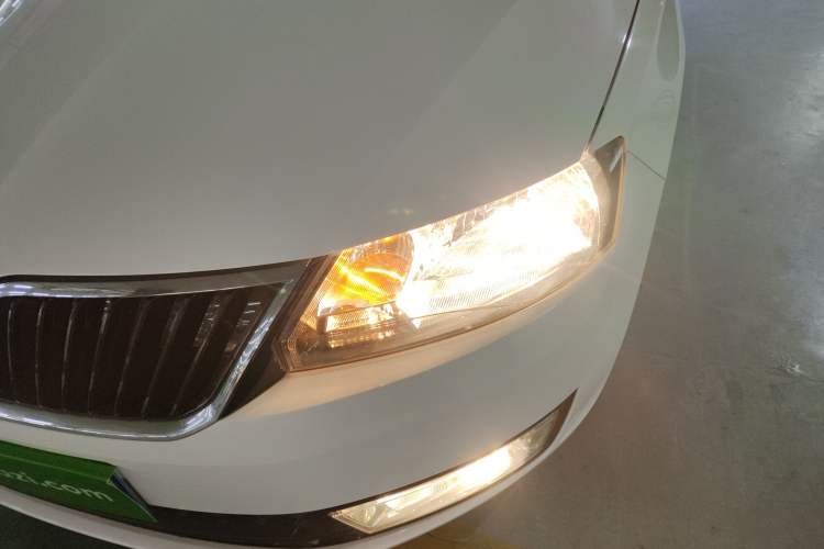 Used Skoda Rapid Spaceback 2014 1.6L Automatic Enjoyment Edition
