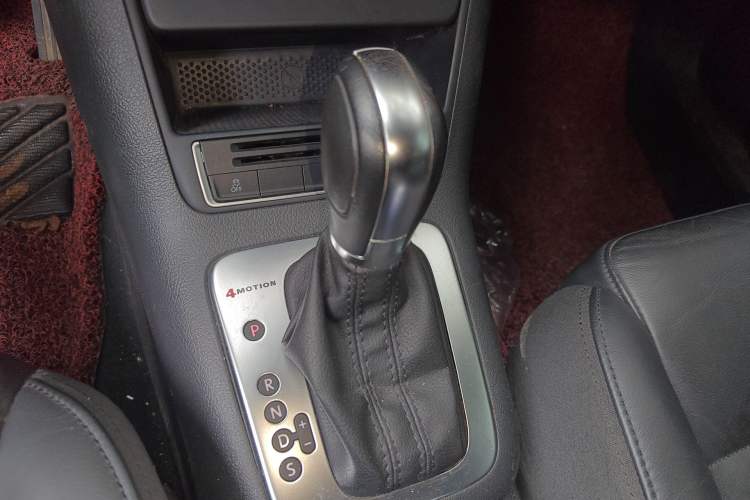 Used Volkswagen Tiguan 2015 1.8TSI Automatic All-Wheel Drive Comfort Edition Gear Lever