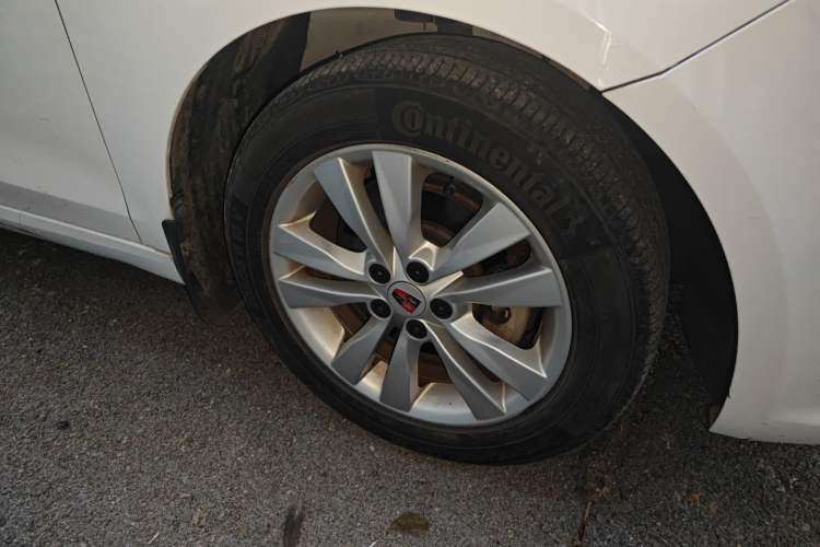 Used Roewe 360 2015 1.5L Automatic Luxury Edition
