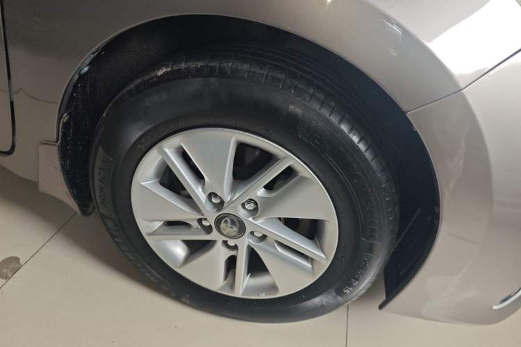 Used Toyota Corolla 2017 1.2T CVT GL-i Right Front Wheel Hub