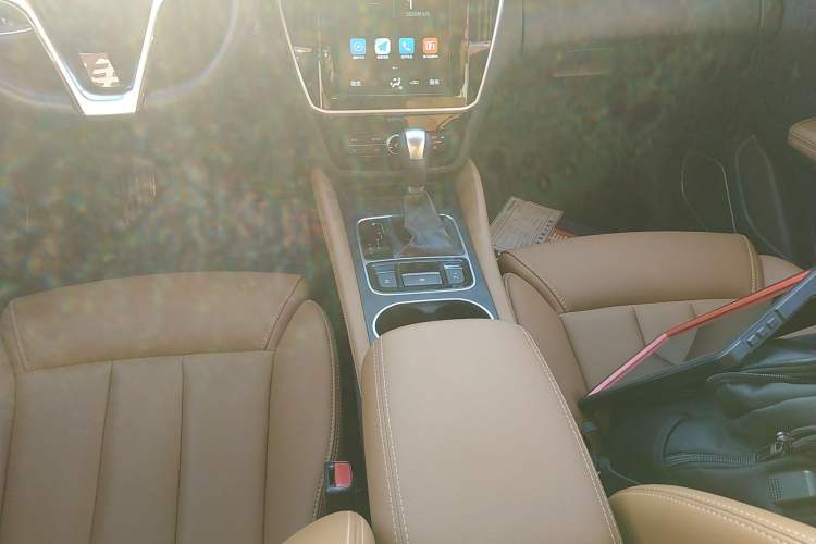 Used BYD Song MAX 2018 1.5T Automatic Smart Connect Elite Model with 6 Seats Gear Lever