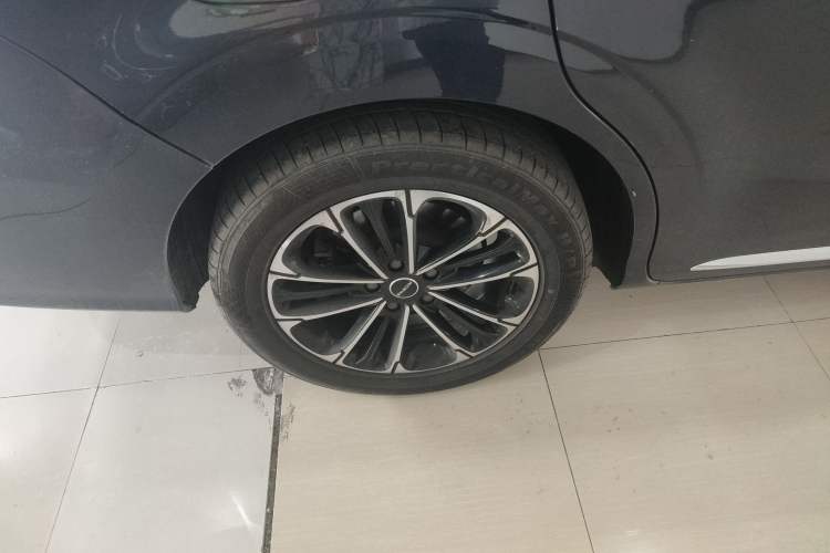 Used Roewe iMAX8 2021 400TGI Supreme Series Prestige Edition
