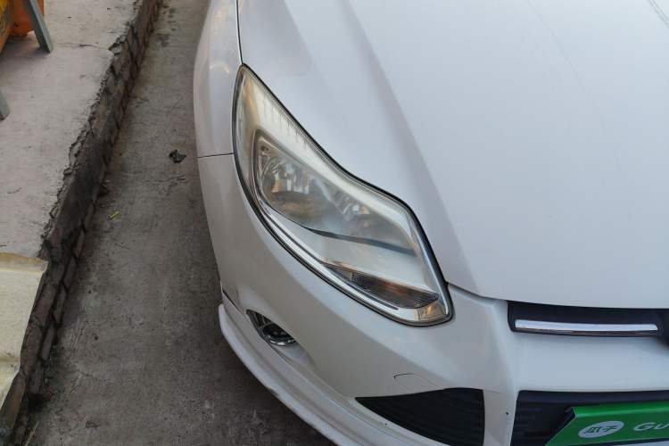 Used Ford Focus 2012 Sedan 1.6L Manual Fashion Edition
