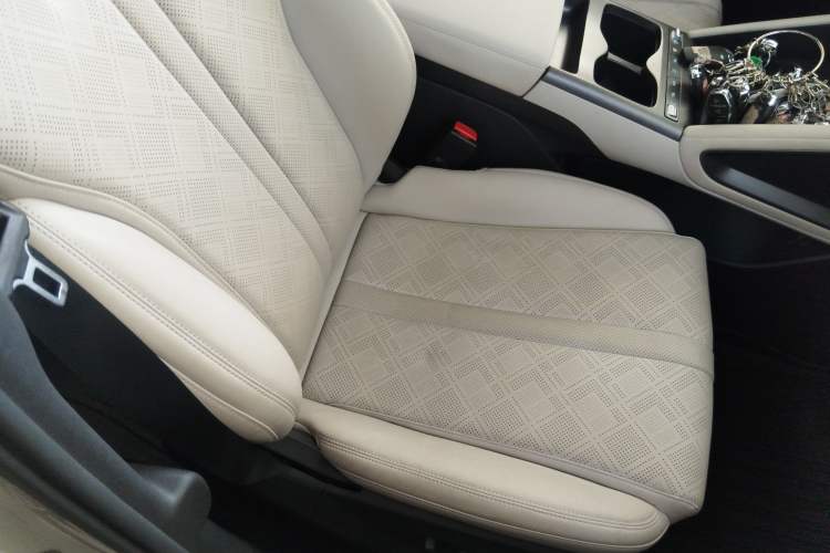 Used BYD Yuan UP 2025 Intelligent Driving Version 401 km Beyond-Range Edition