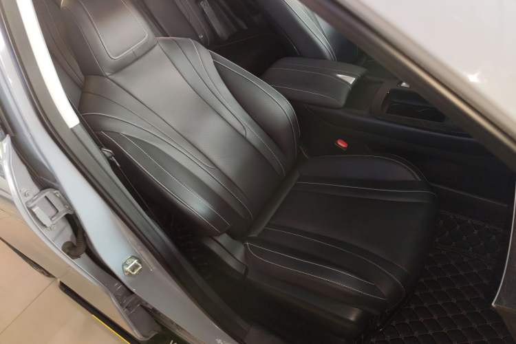 Used Venucia V 2021 260T Idol Edition Right Front Seat