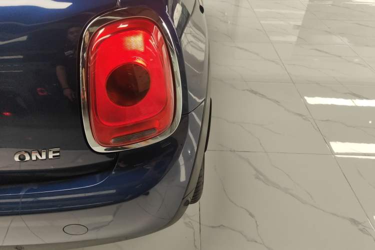 Used MINI 2014 1.2T ONE+ Exterior 3