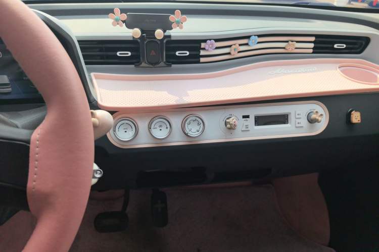 Used Wuling Hongguang MINIEV 2022 Macaron Premium Model – Lithium Ternary Battery Audio And AC Panel