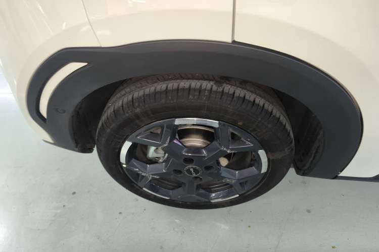 Used BYD Seagull 2025 Smart Drive Version 305 km Freedom Edition Right Rear Wheel Hub