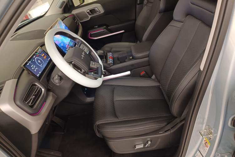 Used Formula Leopard Titanium 3 2025 501KM All-Wheel Drive Intelligent Driving Ultra Version
