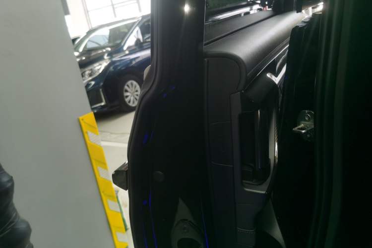 Used SAIC MAXUS G90 2022 2.0T Galaxy Seven-Seater Version