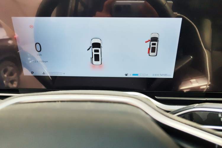 Used SAIC MAXUS G90 2025 2.0T Starlight Seven-Seater
