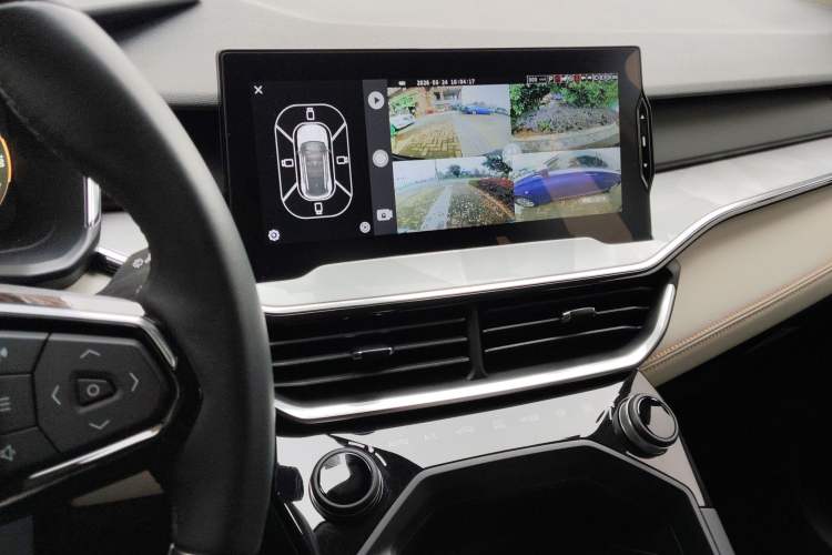 Used Lynk & Co 06 EM-P 2022 PHEV 84 km Range Pro Version
